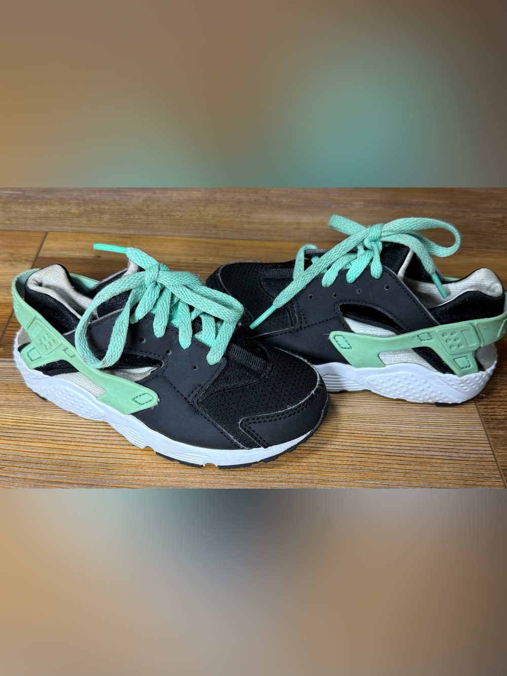 Nike Huarache Run GS Black Mint Green Sneakers Youth Size 11C Toddler Shoes